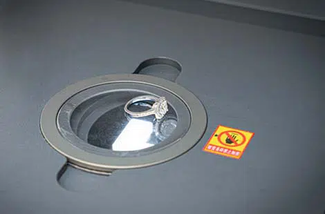 Custom Stainless Steel Jewelry Manufacturer in China 10 Plating Color Evaluation Cabinet