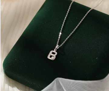 Стиль с одним жемчужным акцентом