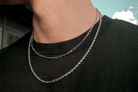 Takmak için mesafe oluşturun, iki kolye takın