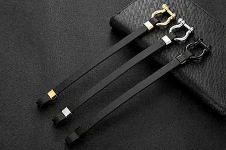 4 Basic and 9 Fashionable Leather Bracelet Designs and Types 3 Strap Leather Bracelet