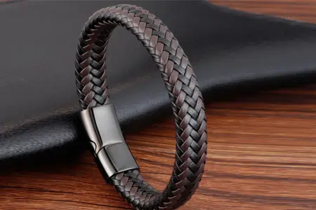 4 Basic and 9 Fashionable Leather Bracelet Designs and Types 2 braided bracelet
