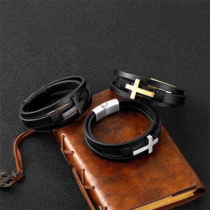 Pulseras de cuero cristianas doradas