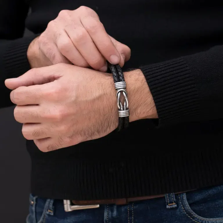 The 5 Golden Rules of How to Wear Mens Bracelets 9 Como Usar Pulseiras Masculinas