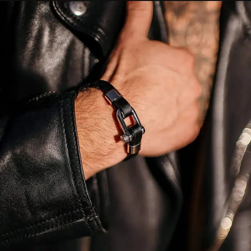 Mikrofaserleder vs. Echtes Leder