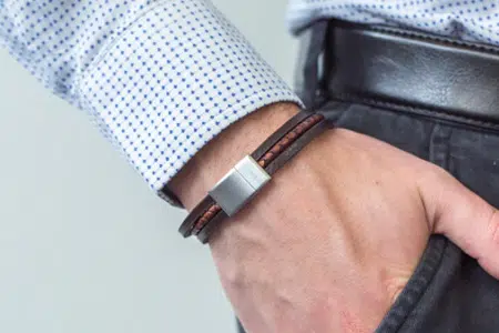 bracelete de couro