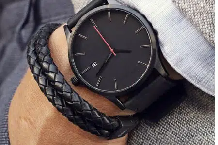 Bilezik Saatin Üstünde mi Yoksa Altında mı Olmalı