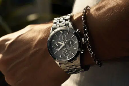 Saati ve Bileziği Hangi Bilekte Takmalıyım