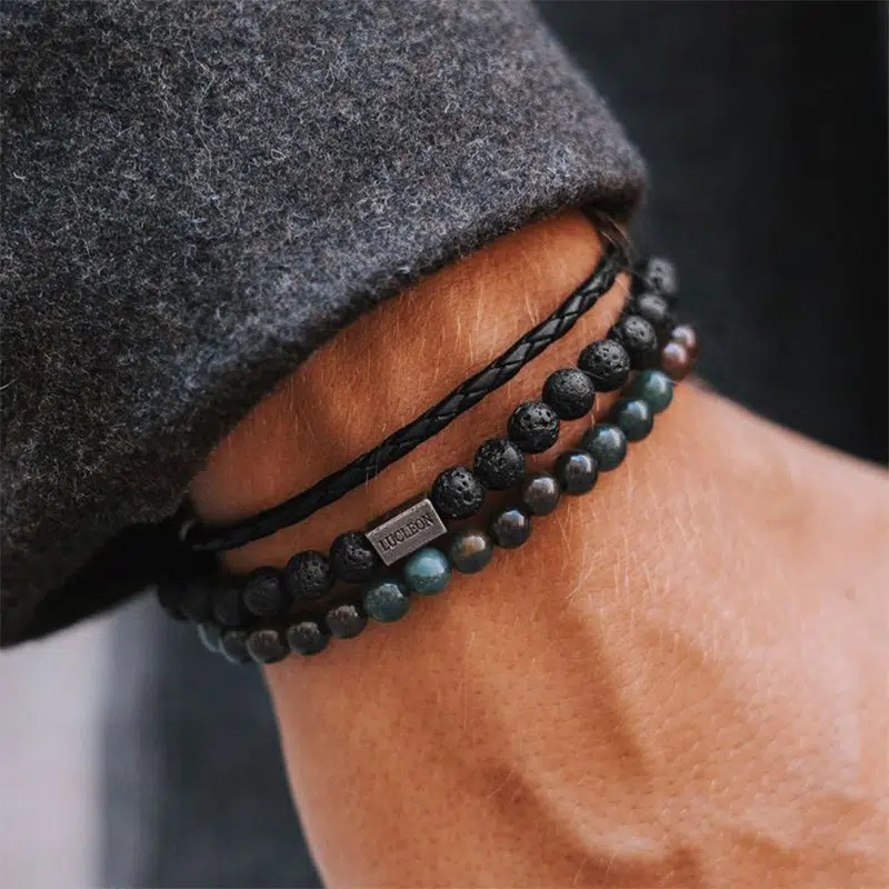 Comment empiler des bracelets