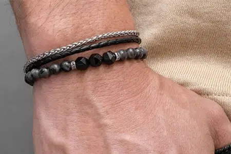 Guide 101 : Comment empiler des bracelets pour hommes ? 3 La pile minimaliste